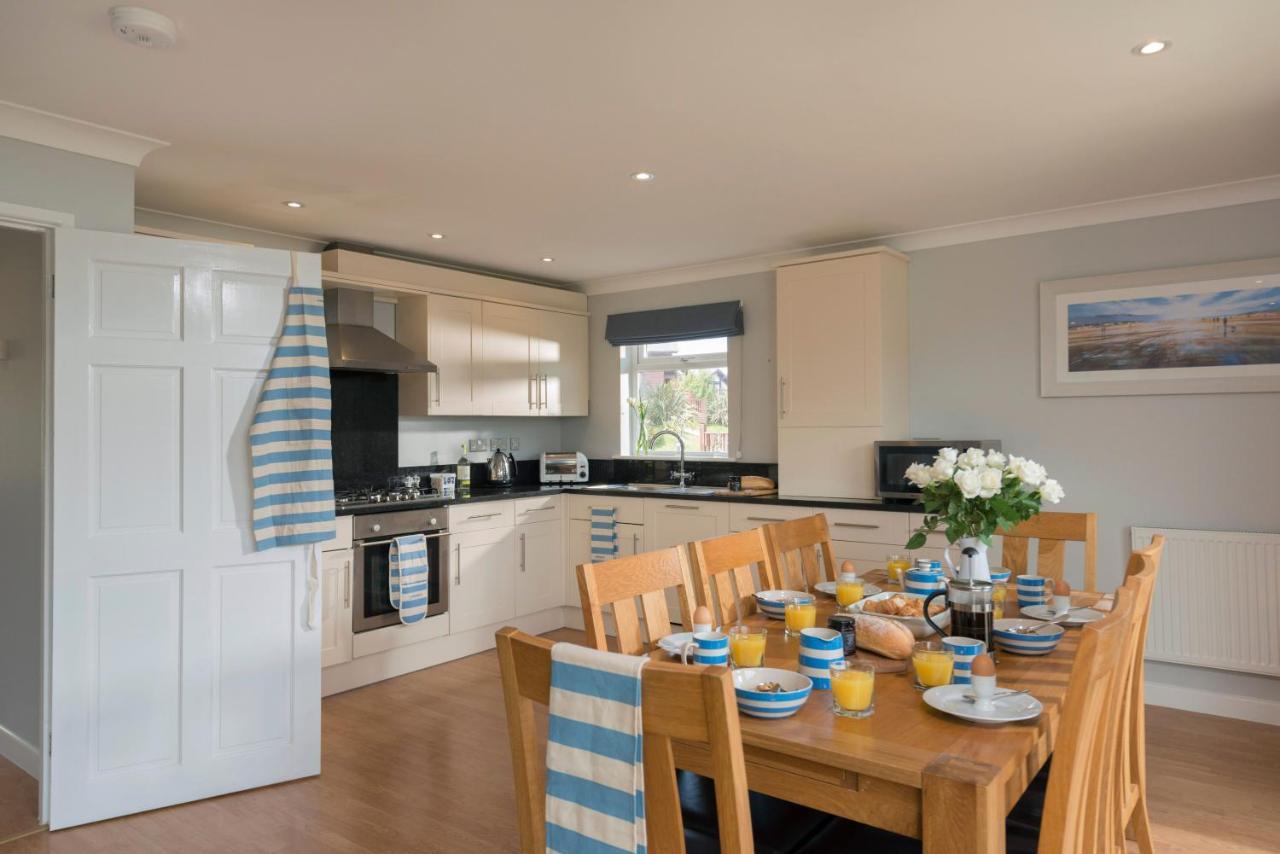 Fistral Hot Tub House For 8 On Retallack Resort نيوكويي المظهر الخارجي الصورة