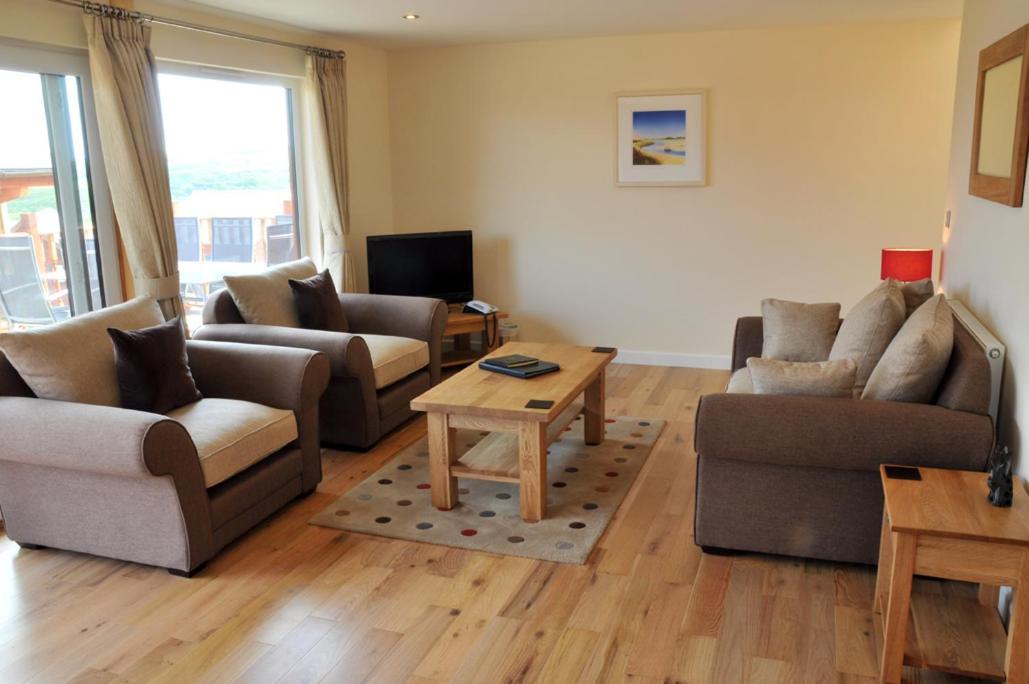 Fistral Hot Tub House For 8 On Retallack Resort نيوكويي المظهر الخارجي الصورة