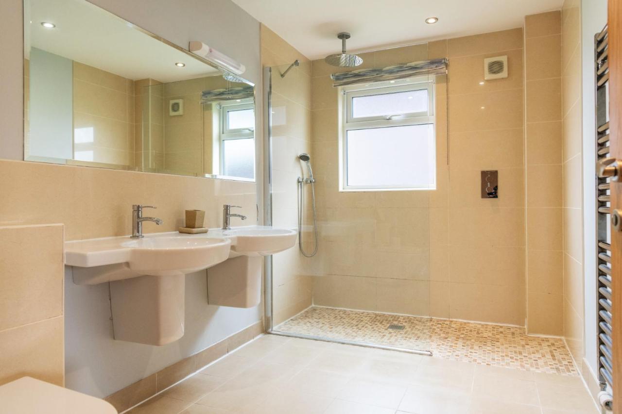 Fistral Hot Tub House For 8 On Retallack Resort نيوكويي المظهر الخارجي الصورة