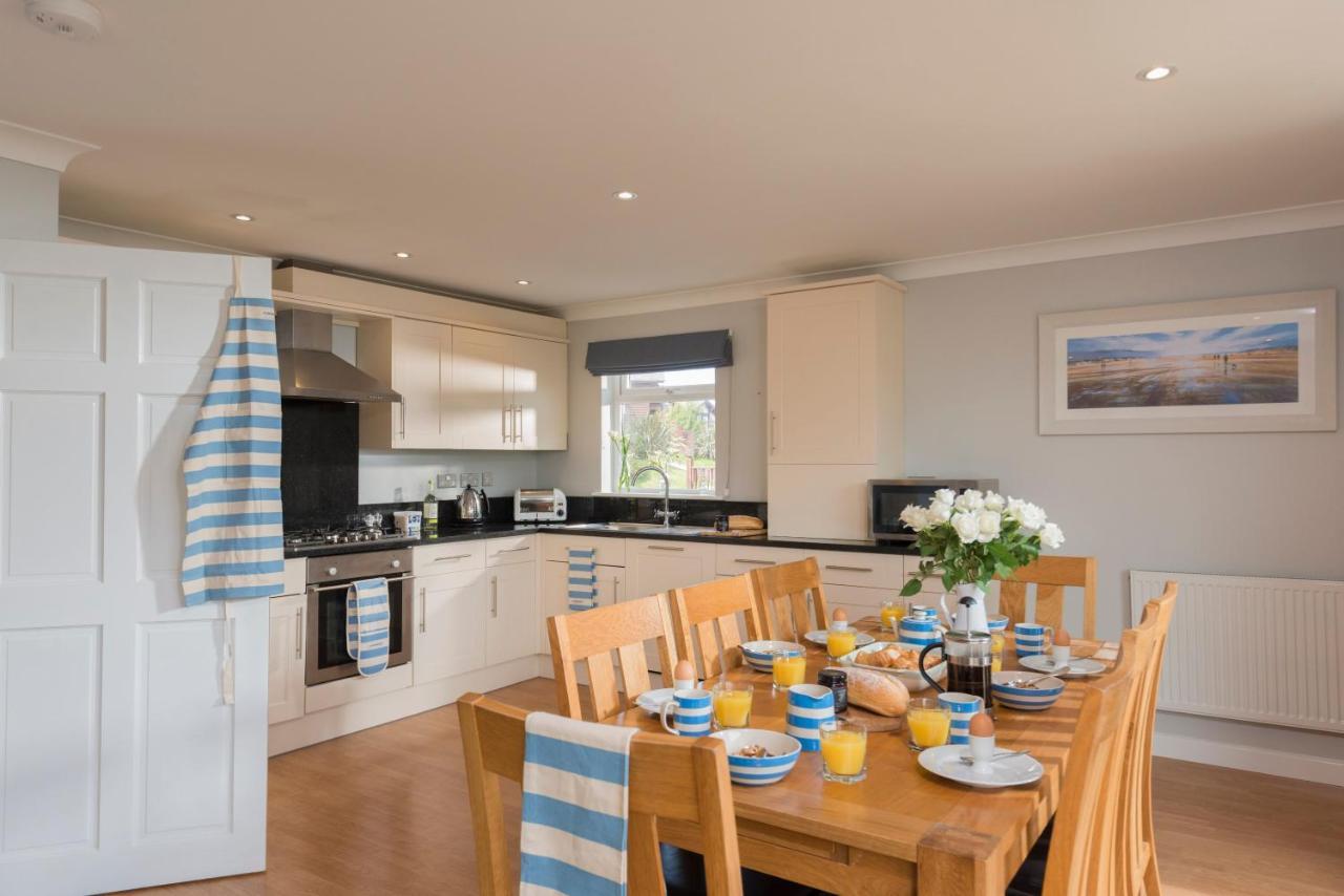 Fistral Hot Tub House For 8 On Retallack Resort نيوكويي المظهر الخارجي الصورة