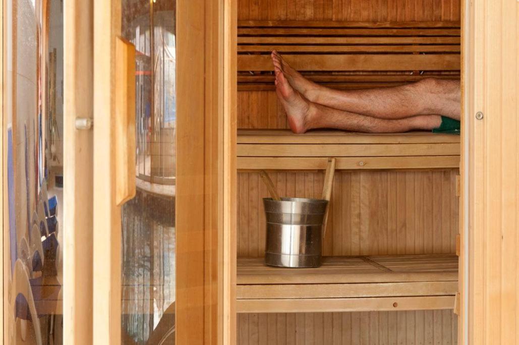 Fistral Hot Tub House For 8 On Retallack Resort نيوكويي المظهر الخارجي الصورة